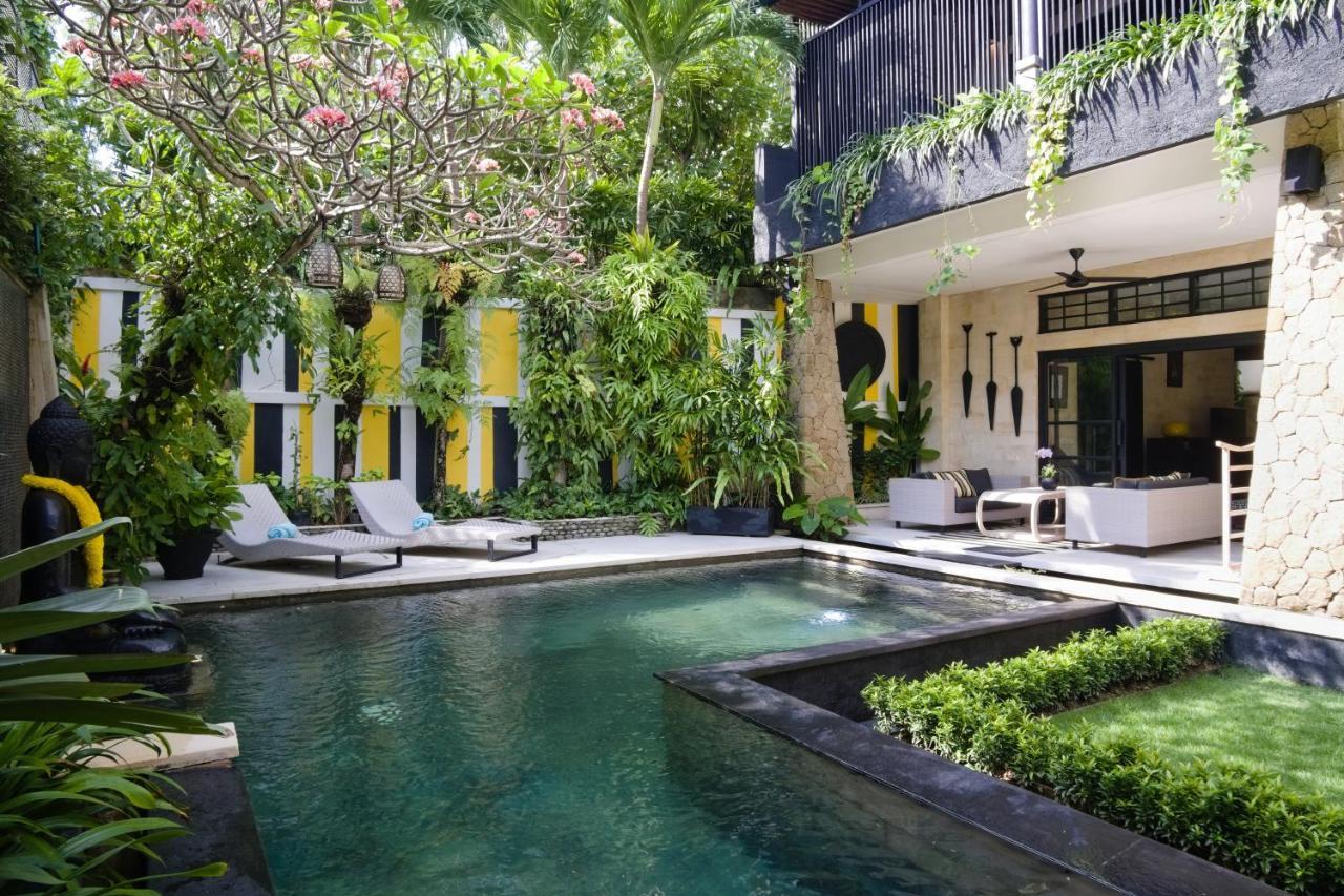 Amanputri Villa Seminyak Zewnętrze zdjęcie