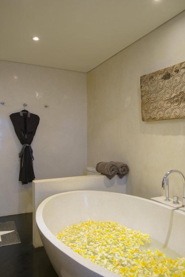 Amanputri Villa Seminyak Zewnętrze zdjęcie