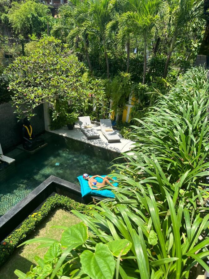 Amanputri Villa Seminyak Zewnętrze zdjęcie