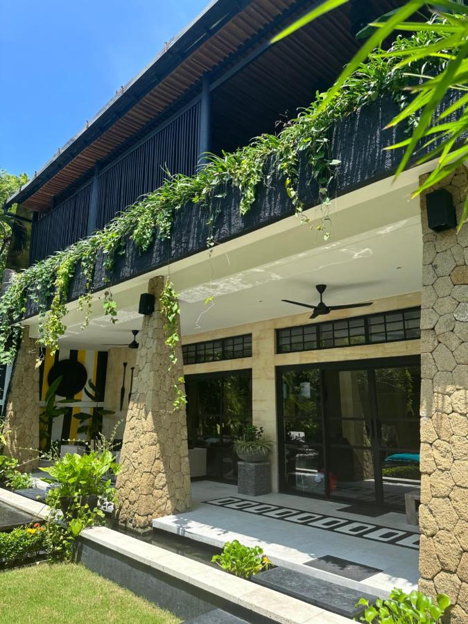 Amanputri Villa Seminyak Zewnętrze zdjęcie