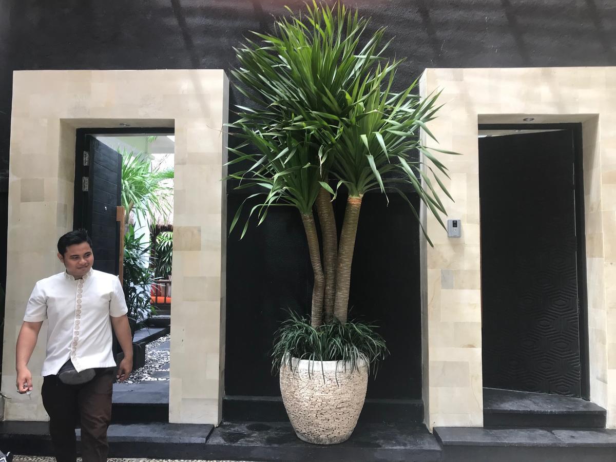 Amanputri Villa Seminyak Zewnętrze zdjęcie